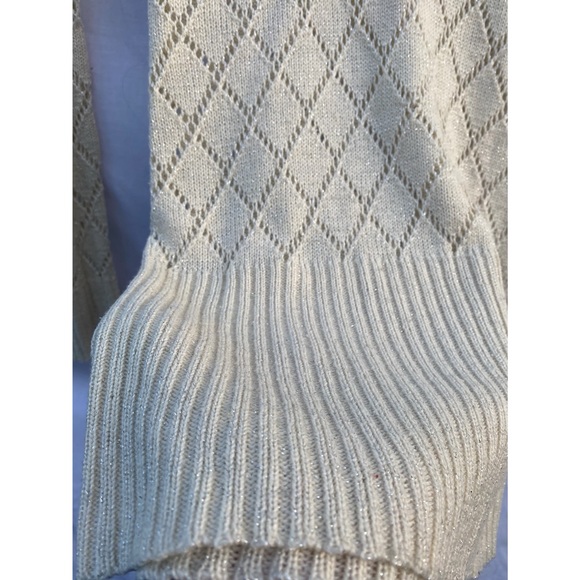 Cafe Brand Cute V-Neck Knit Sweater - Picture 2 of 8